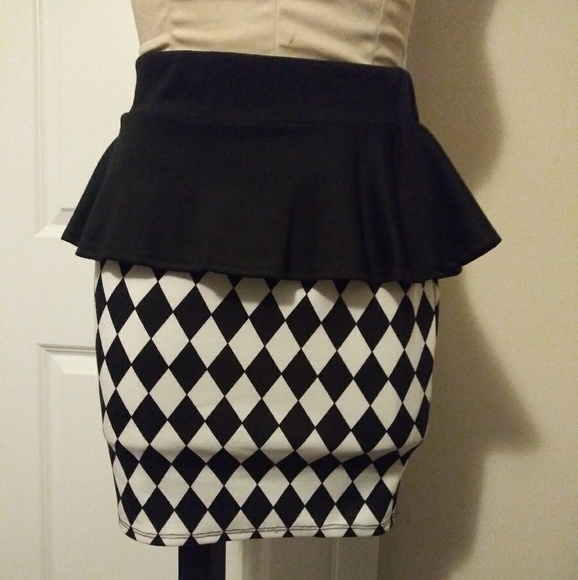 Woman's clothing - Picture 2 of 2